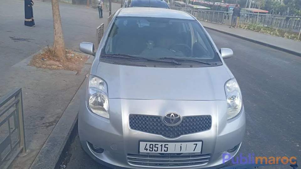 Toyota Yaris Essence (Modèle 2009) – Toutes Options photo 1