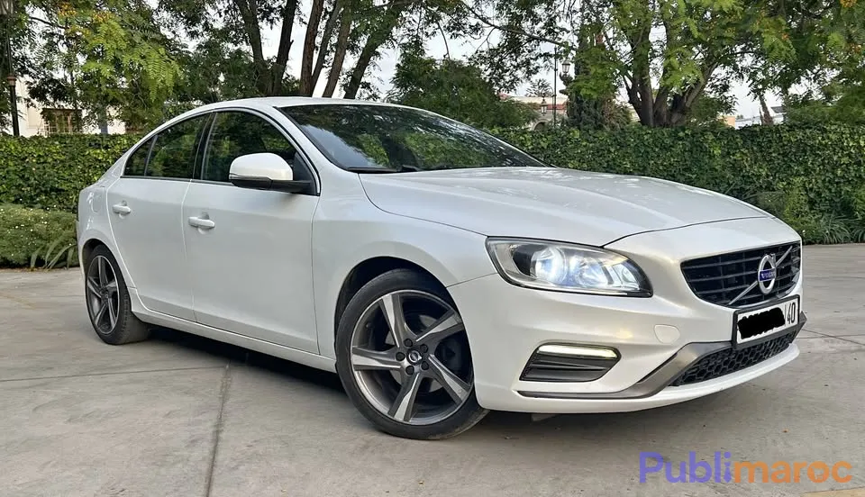Volvo S60 R-Design (Modèle 08/2016) – Excellent État
