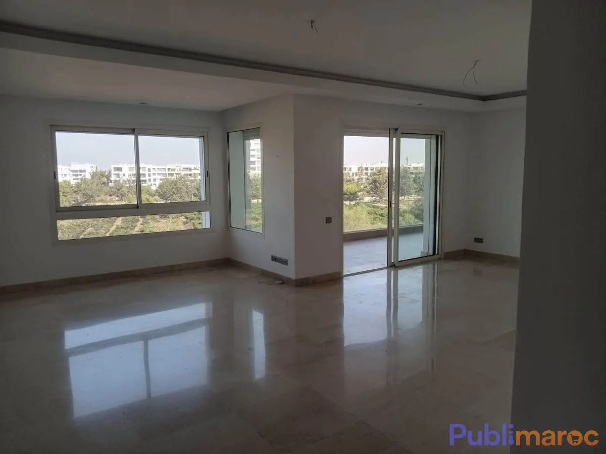 Appartement haut standing de 200 m² à louer – souissi, rabat