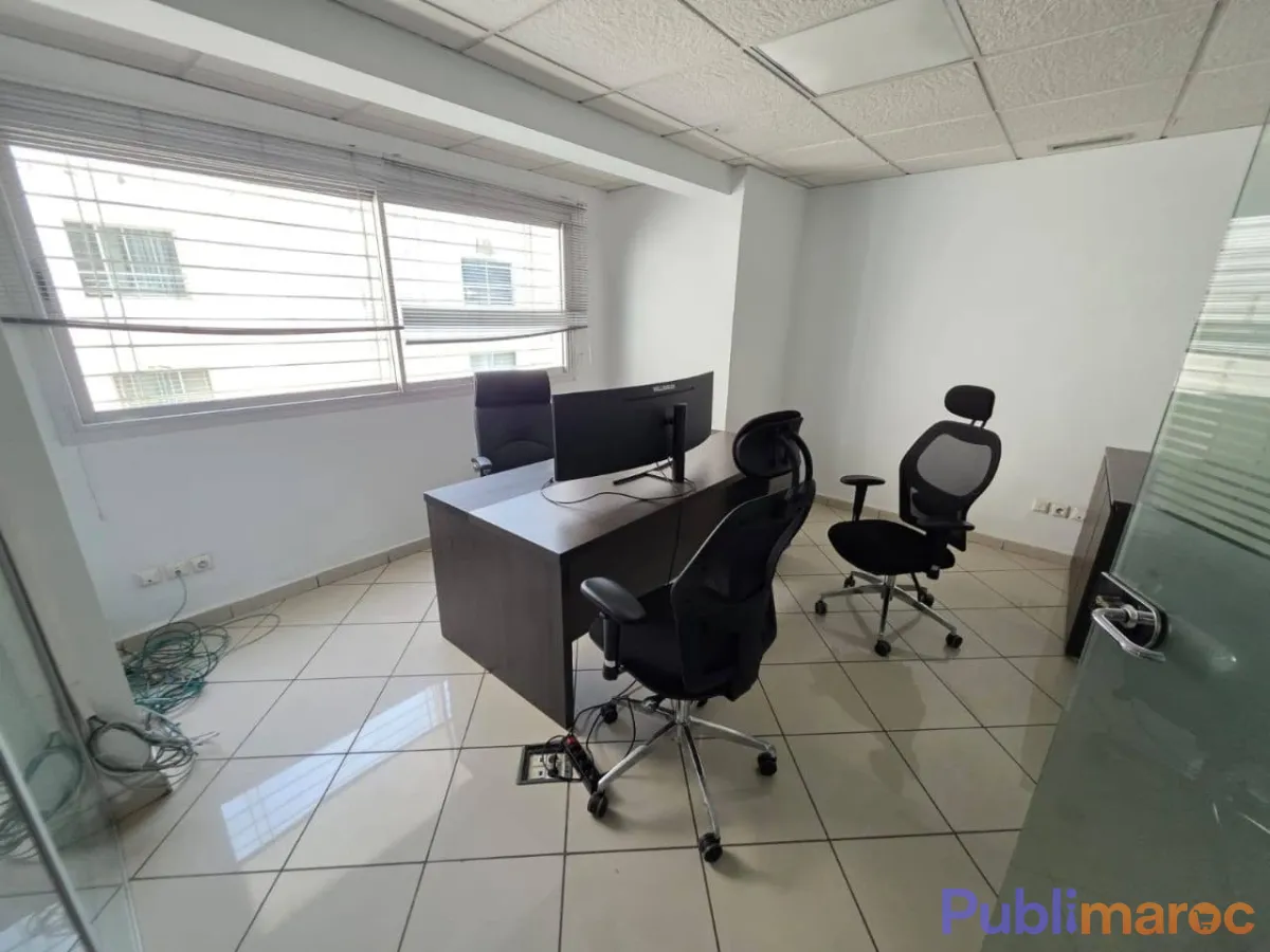 BUREAU PROFESSIONNEL DE 150 M²