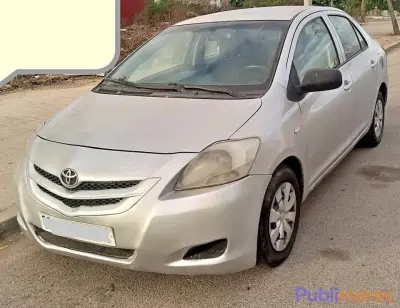 Toyota Yaris Sedan (Modèle 2009) Essence photo 1