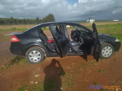 Renault Mégane 2 (Fin 2004 / Modèle 2005) photo 5