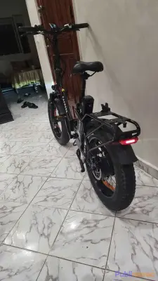 À VENDRE : FAT BIKE ÉLECTRIQUE FAFREES F20 MAX (OCCASION COMME NEUF) photo 3