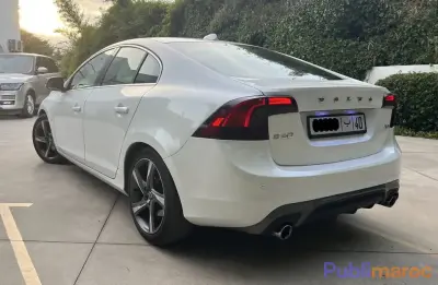 Volvo S60 R-Design (Modèle 08/2016) – Excellent État photo 7