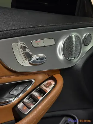 Mercedes-Benz C220d Cabriolet AMG Line + (Modèle 2018) photo 2