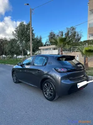 Peugeot 208 Diesel Toutes Options – Première Main (Modèle 2021) photo 2