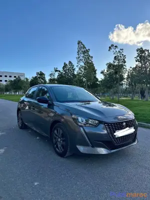 Peugeot 208 Diesel Toutes Options – Première Main (Modèle 2021) photo 7