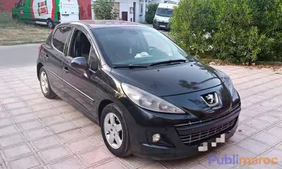 Peugeot 207 diesel (modèle 2011) photo 1