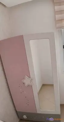 A vendre : Armoire + Lit + Table de chevet photo 1