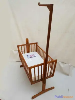 Magnifique lit bébé vintage avec flèche de lit en bois photo 4