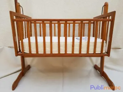 Magnifique lit bébé vintage avec flèche de lit en bois photo 6