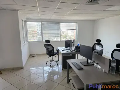 BUREAU PROFESSIONNEL DE 150 M² photo 2