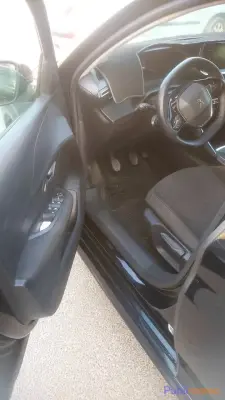 Peugeot 208 2022 Diesel – Jamais Accidentée photo 2