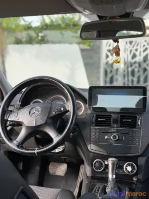 Mercedes C220 Diesel 2009 – Boîte Automatique – Très Bon État photo 3