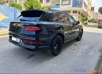 Bentley Bentayga 2022 – Full Black photo 7