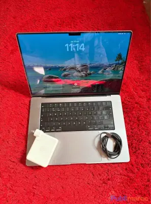 MacBook Pro M2 Pro 16 pouces photo 1